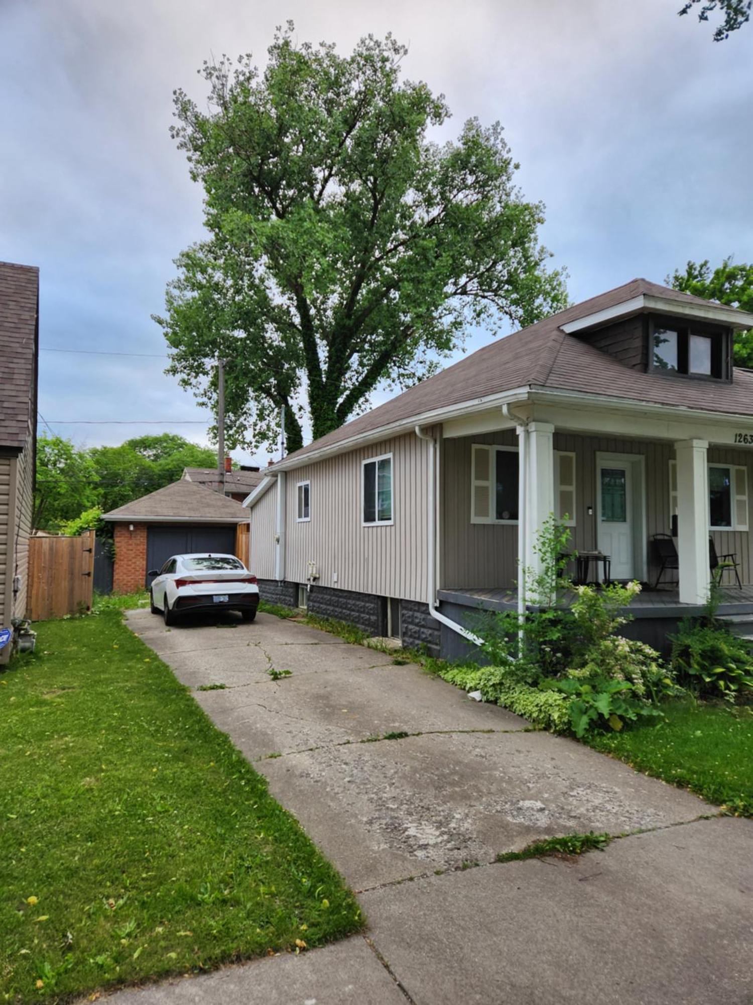 Jakpor Residence Windsor Exterior photo